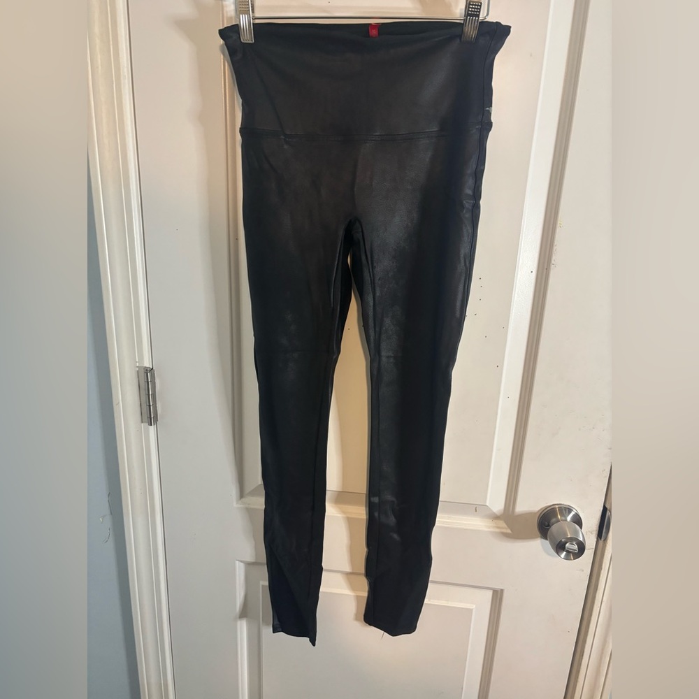 SPANX Black faux leather leggings size L EUC